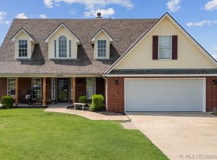 11002 E 95th St N, Owasso, OK 74055