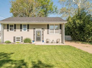 1330 Riverside Dr, Fenton, MO 63026