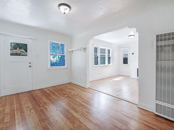 5th image of 3574 Helms Ave