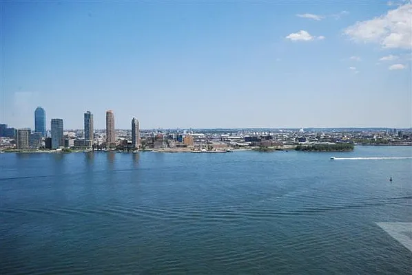 Rented by Luxury Habitat | media 15