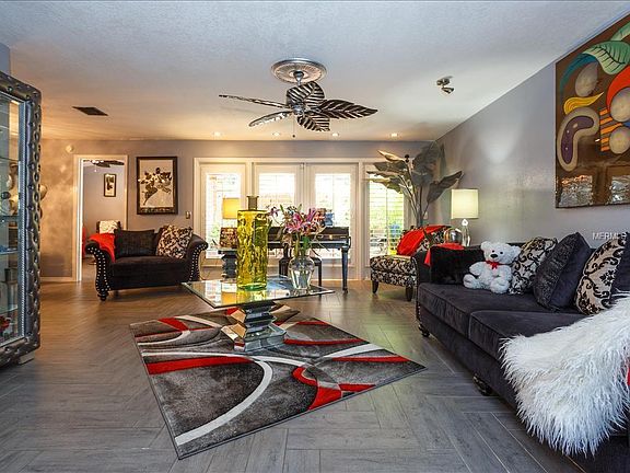 5th image of 376 N Shadowbay Blvd
