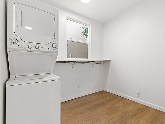 3rd image of 917 Lincoln Blvd #6