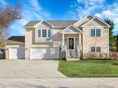 5516 W Lake Shore Dr, Oakwood Hills, IL, 60013