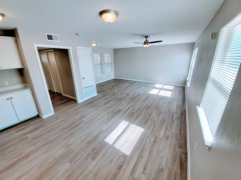 Kitchen / Living Room