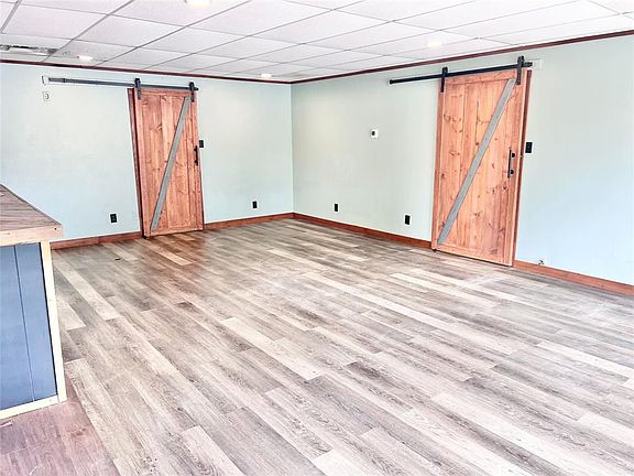 3rd image of 307 Peabody St