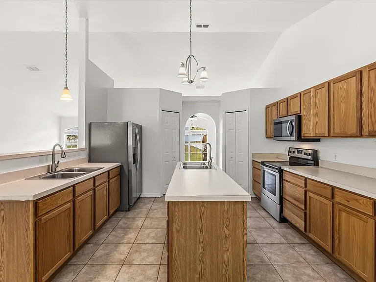 1500 Daybreak Dr — Photo 8