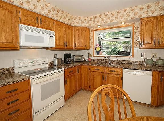 5th image of 9218 Ewers Dr