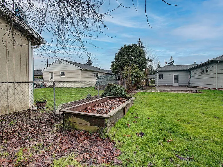 4706 Sheridan Dr — Photo 12