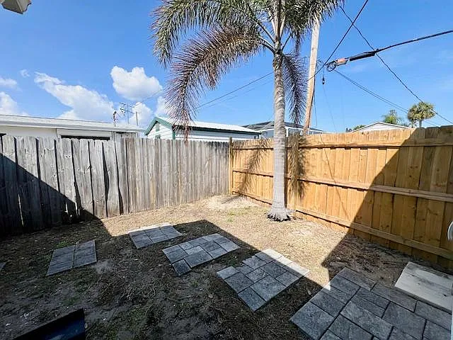 179 Clairbourne Ave - 179 Clairbourne Ave — Photo 3