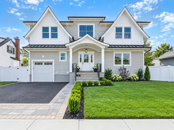 746 Blackstone Avenue, East Meadow, NY 11554