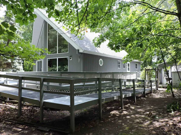 2225 N Garfield Rd, Pinconning, MI 48650