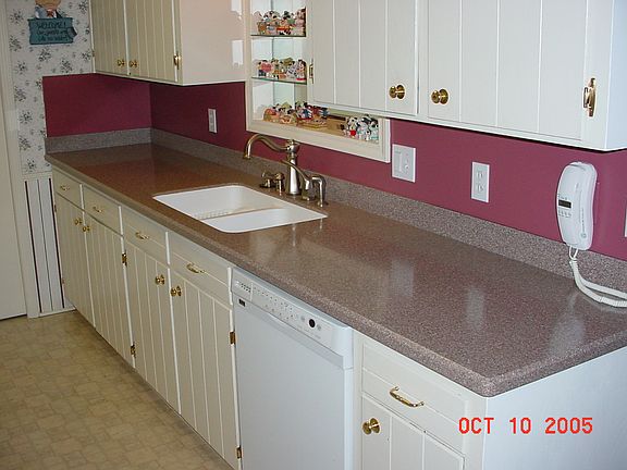 4th image of 1043 Roanoke Dr