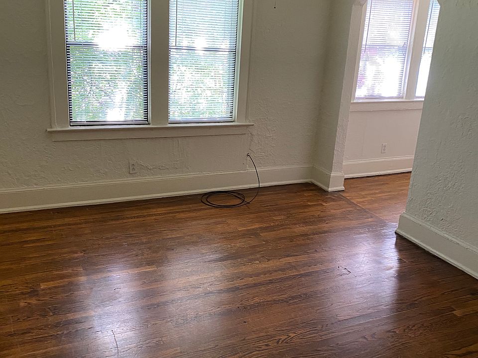 2nd image of 605 Idlewild Cir #101