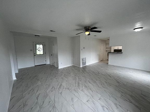 4th image of 5111 Maple Dr