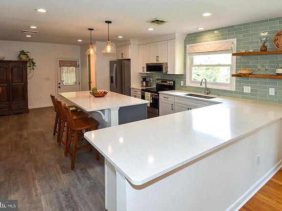 5th image of 2 Cinnamon Fern Rd