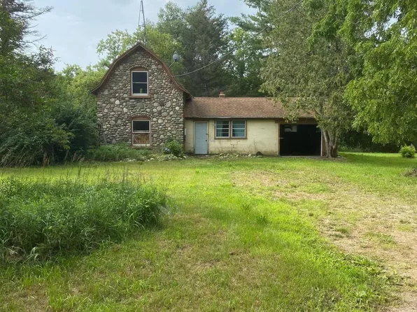 10220 Klees Rd, Crystal, MI 48818