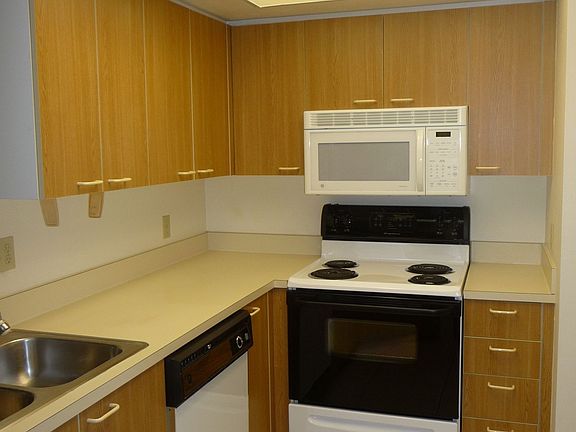 4th image of 13252 White Marsh Ln #8