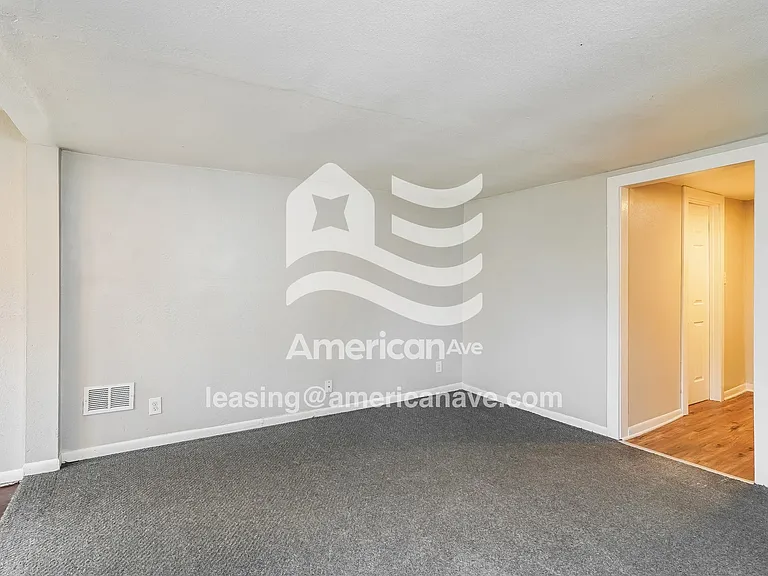 991606_011_bedroom_11.jpg