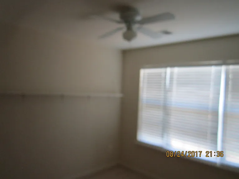 10026 Edgewater Ter — Photo 8