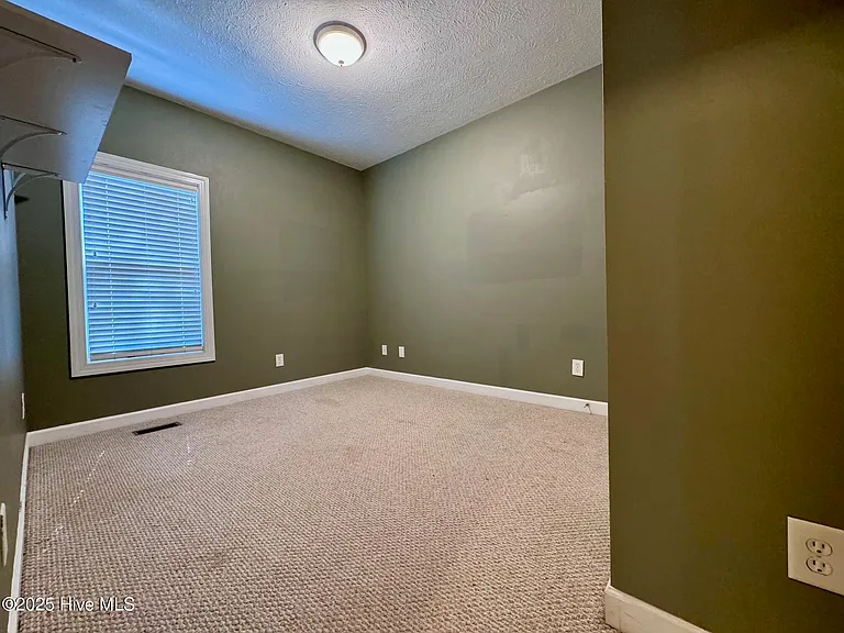111 Michael Ln — Photo 30