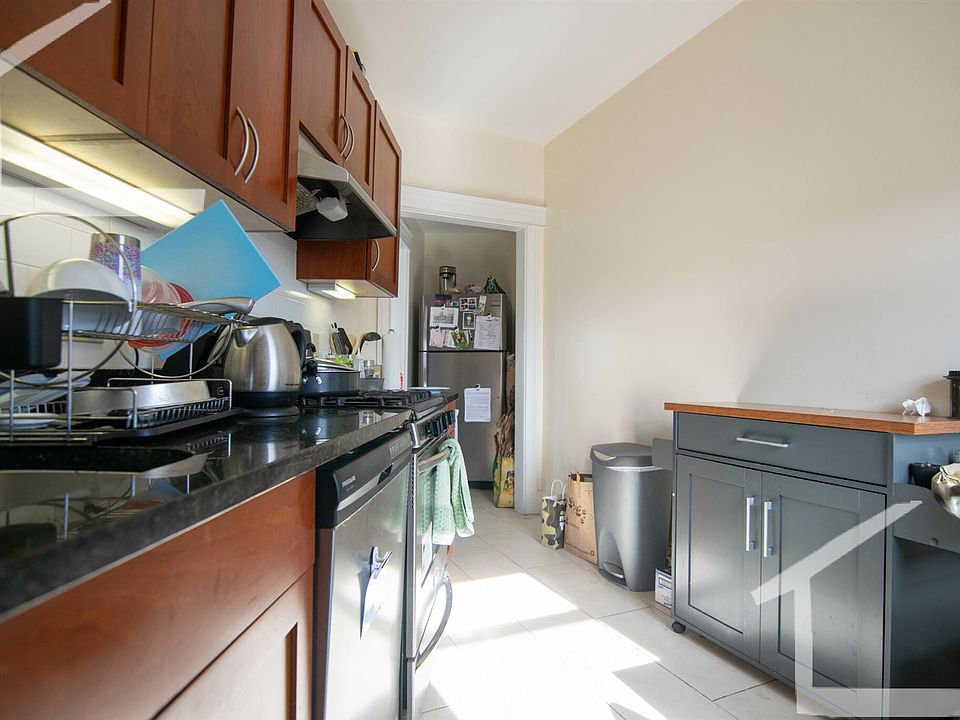 385W605ca3e68ad58