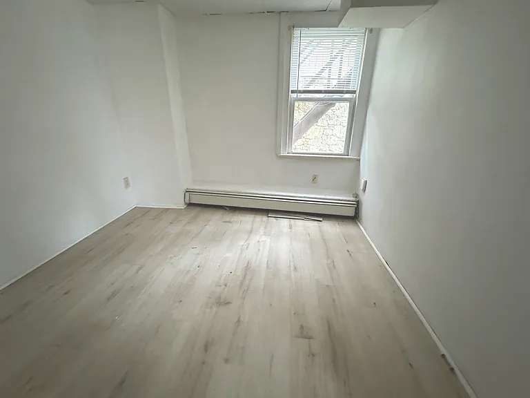 88 Emerson St #4 — Photo 8