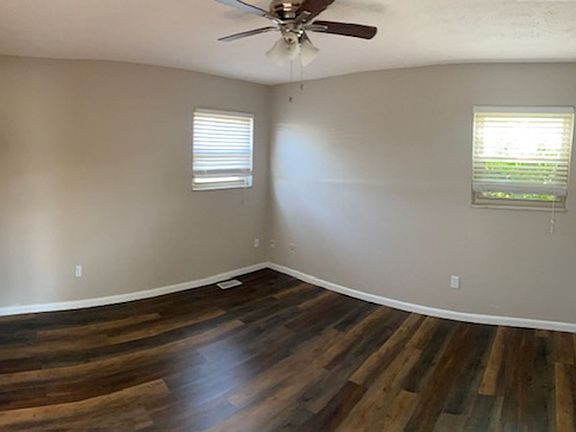 5th image of 927-933 Weston Ct