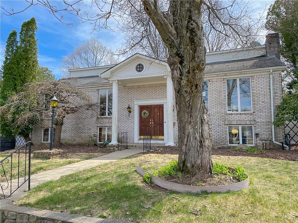 10 Green Valley Dr, Johnston, RI 02919 MLS 1333327 Zillow