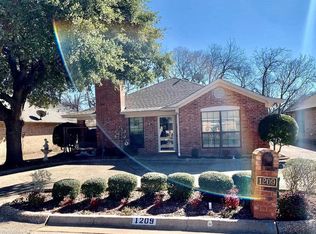 1209 Meadow Ridge Dr, Denton, TX 76201