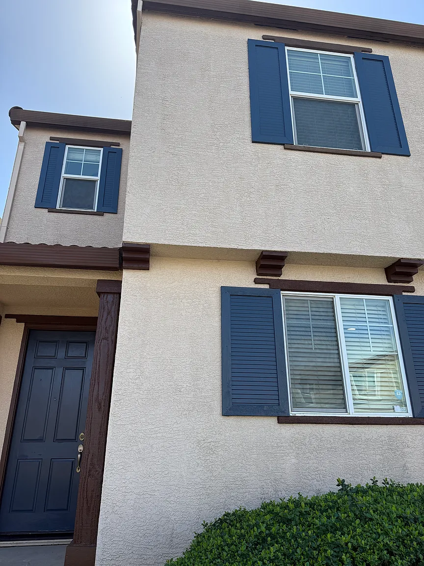 4930 Ocean Ln photo 1