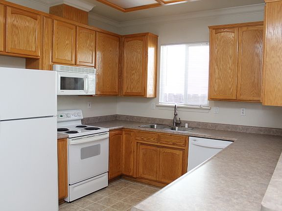 3rd image of 1214 N Woods Dr
