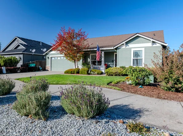 623 Cedarwood Dr, Eagle Pt, OR 97524