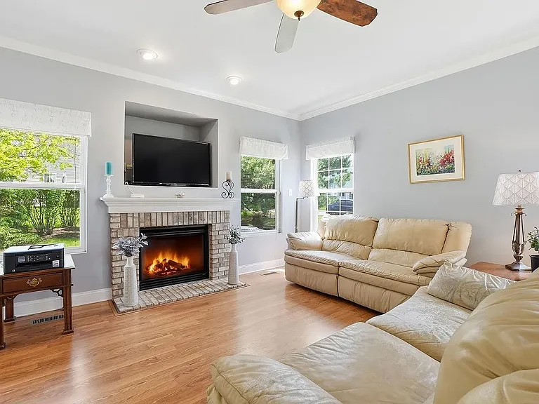 1814 Candlelight Cir — Photo 16