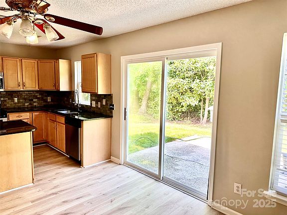 5th image of 3032 Mallard Forest Dr