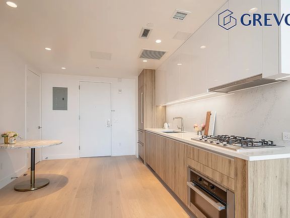 3rd image of 136-18 Maple Ave #6C