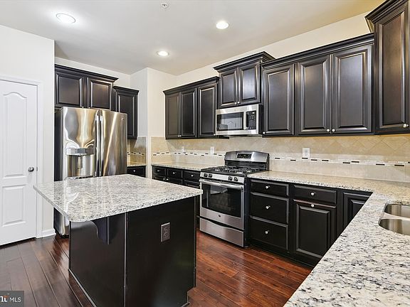 3rd image of 719 Millhouse Dr