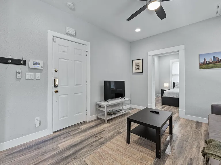 412 Drew St #2 — Photo 4