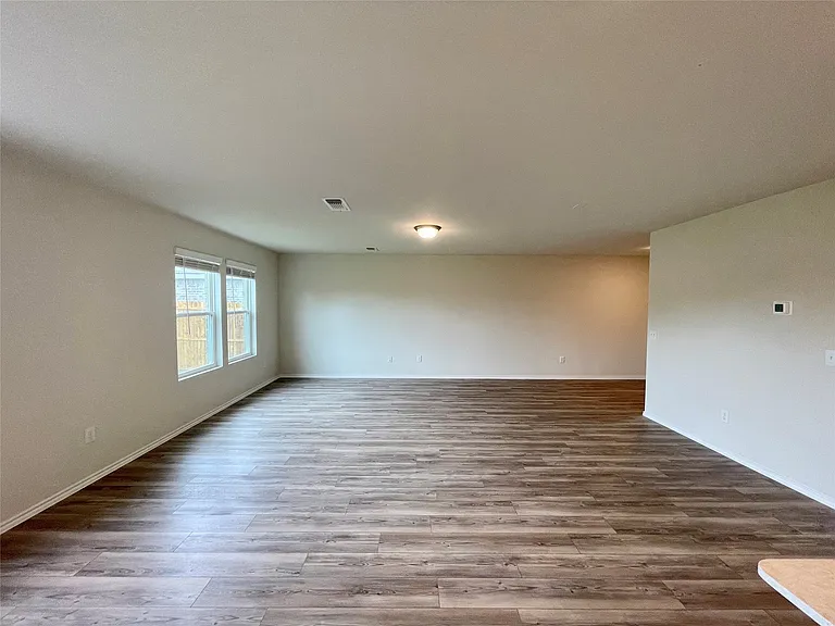 481 Grenada Lake Dr — Photo 7