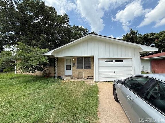 2nd image of 1703 Belmoor Dr