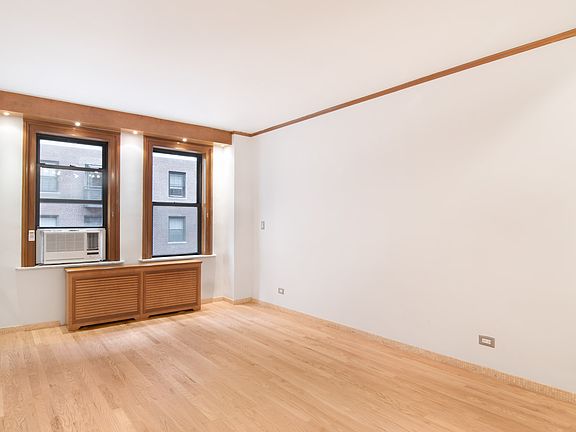 4th image of 150 W 58th St APT 3B