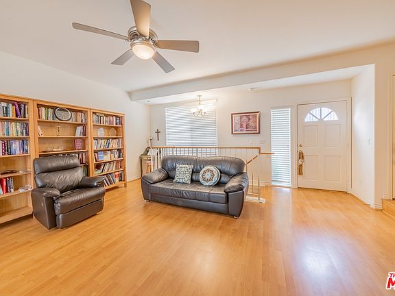 3rd image of 4838 Elmwood Ave APT 8