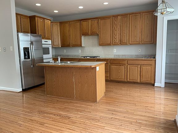 3rd image of 11553 Cavalier Landing Ct