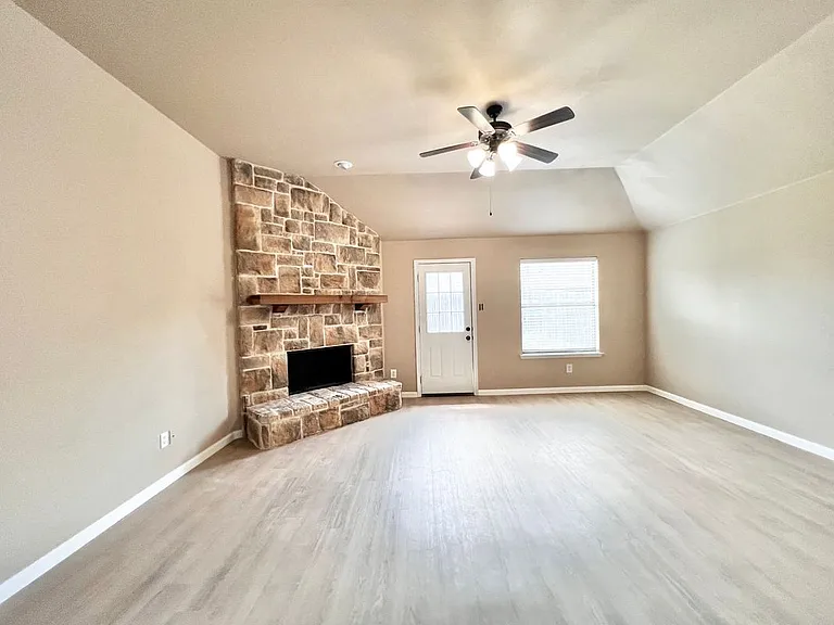 2513 Slalom Dr — Photo 7