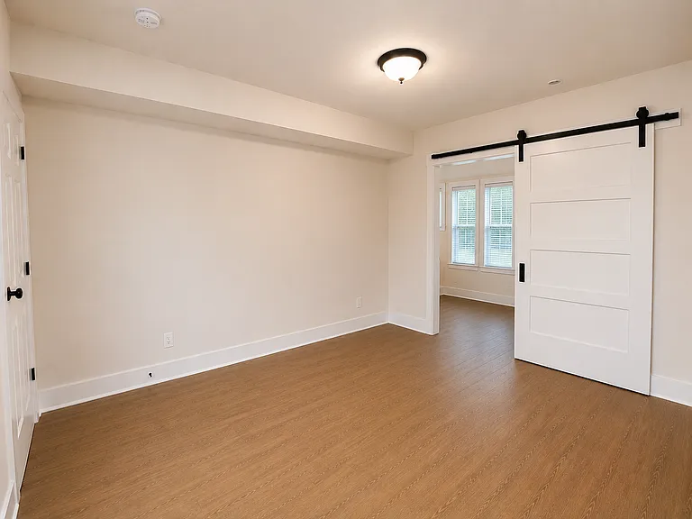 7418 N Ashland Blvd #3 — Photo 4