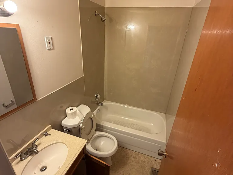 8614 N Broadway #D — Photo 8