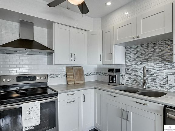 3rd image of 1120 Delmar St