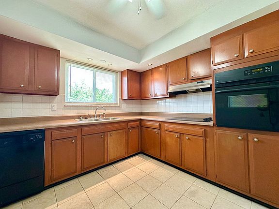 4th image of 4261 Fatima Dr #3