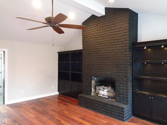 5th image of 40 Riverside Dr