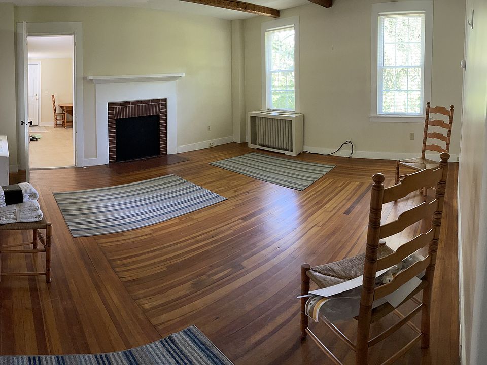 2nd image of 1375 Main St Floor 1