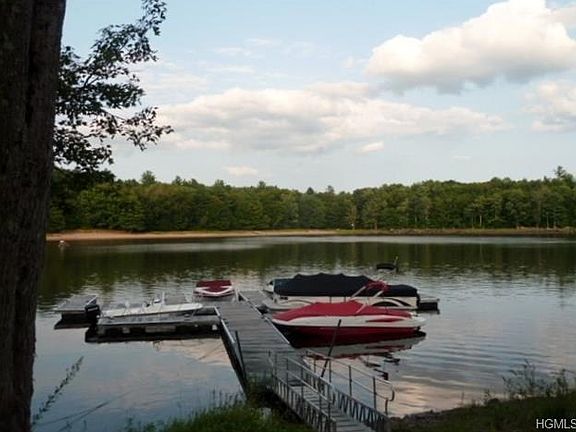 5th image of 446 Chapin Trl